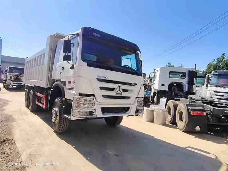 2 Sets 371 hp dump trucks, 3 sets 420hp A7 tractors inspection accomplished